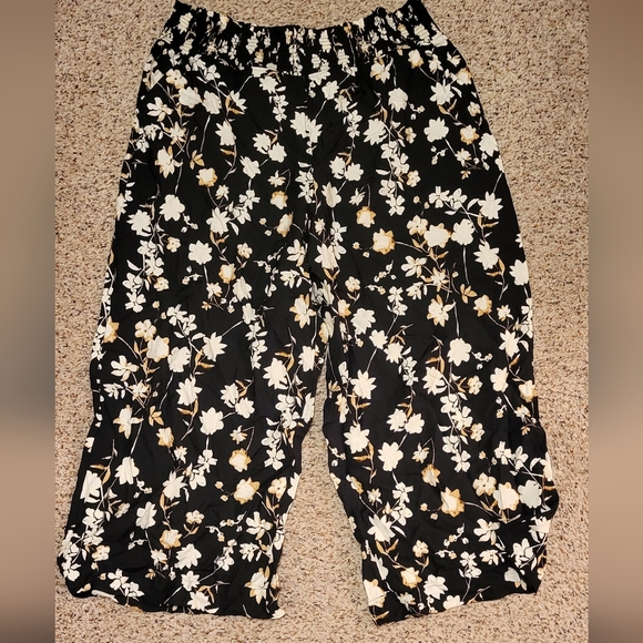 Vera Wang Pants - Wide Leg Floral Pants